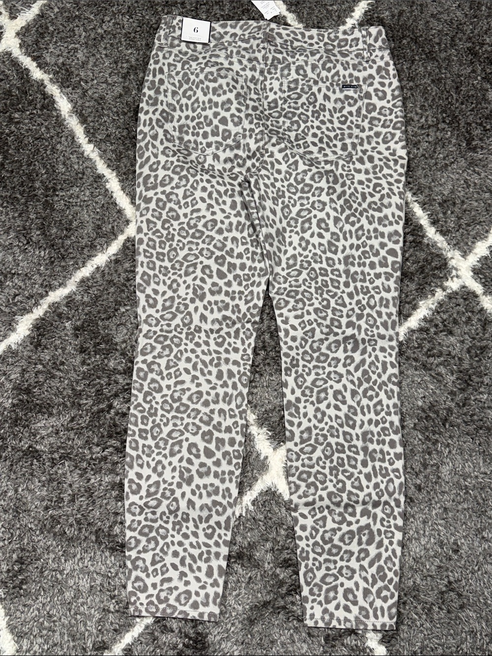 NWT Size 6 WHBM The Skinny Gray Leopard Print Pants